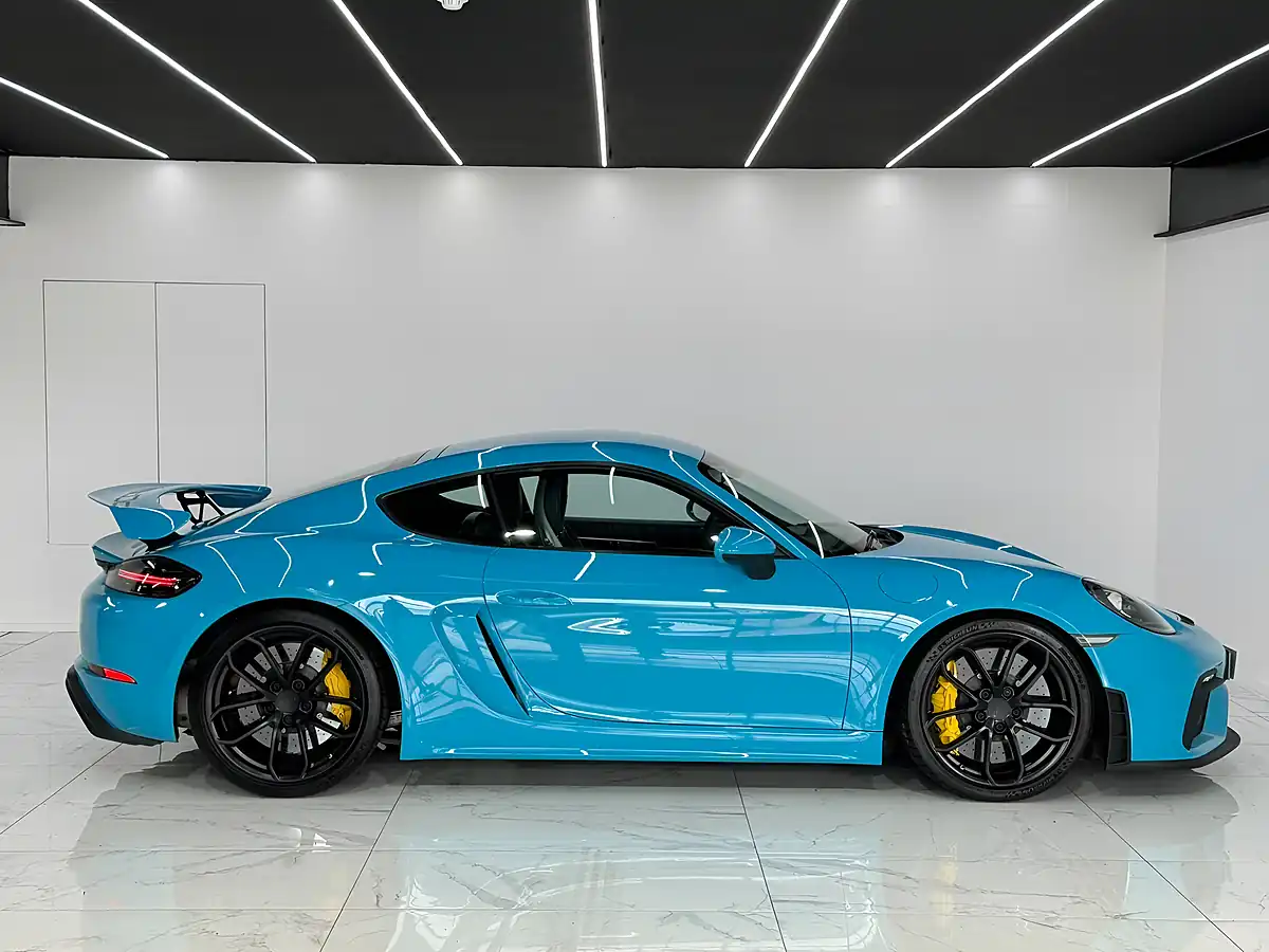 Used 2020 Porsche 718 Cayman GT4 Blue - Interior and Exterior details 3