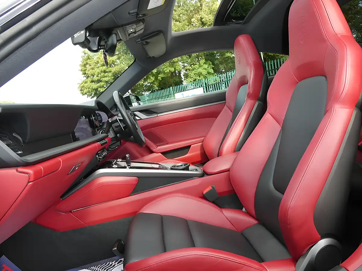 Used 2020 Porsche 911 Carrera 4S Black - Interior and Exterior details 12