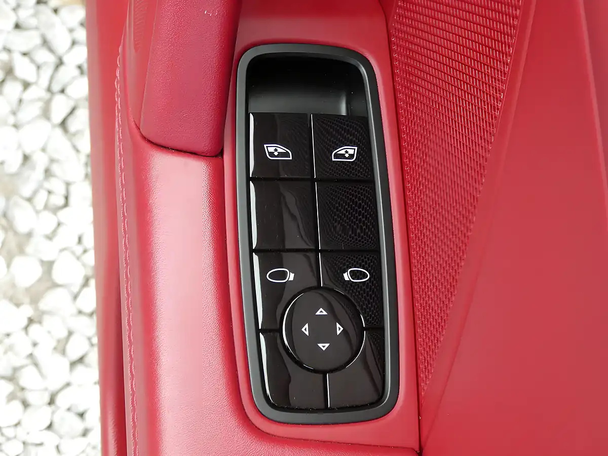 Used 2020 Porsche 911 Carrera 4S Black - Interior and Exterior details 13