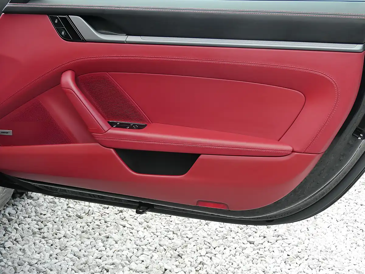 Used 2020 Porsche 911 Carrera 4S Black - Interior and Exterior details 17