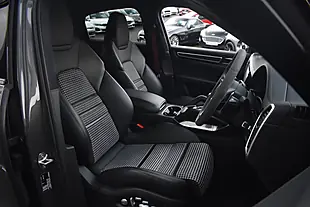 Used 2020 Porsche Cayenne Coupe Quartzite Grey - Interior and Exterior details 8