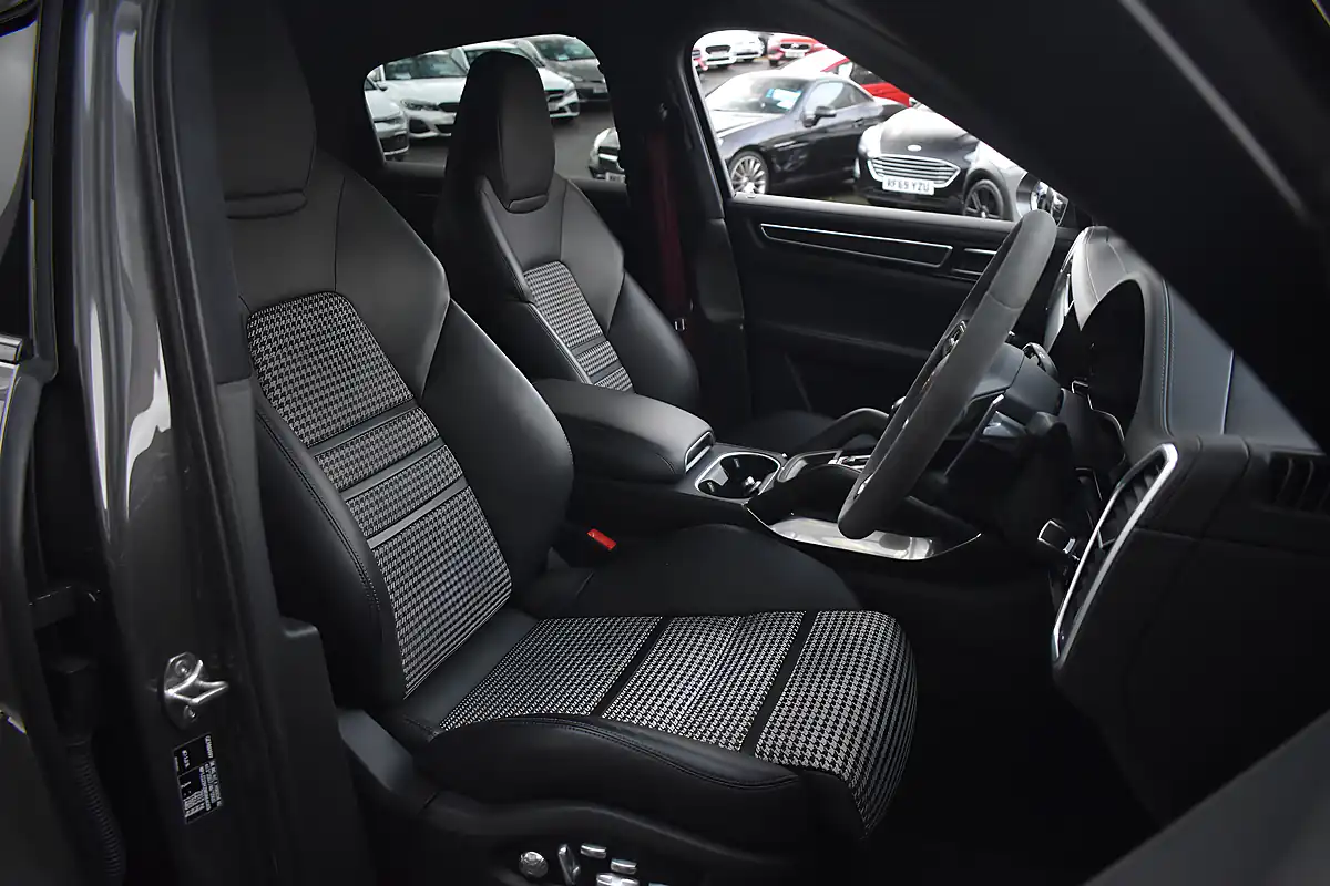 Used 2020 Porsche Cayenne Coupe Quartzite Grey - Interior and Exterior details 8