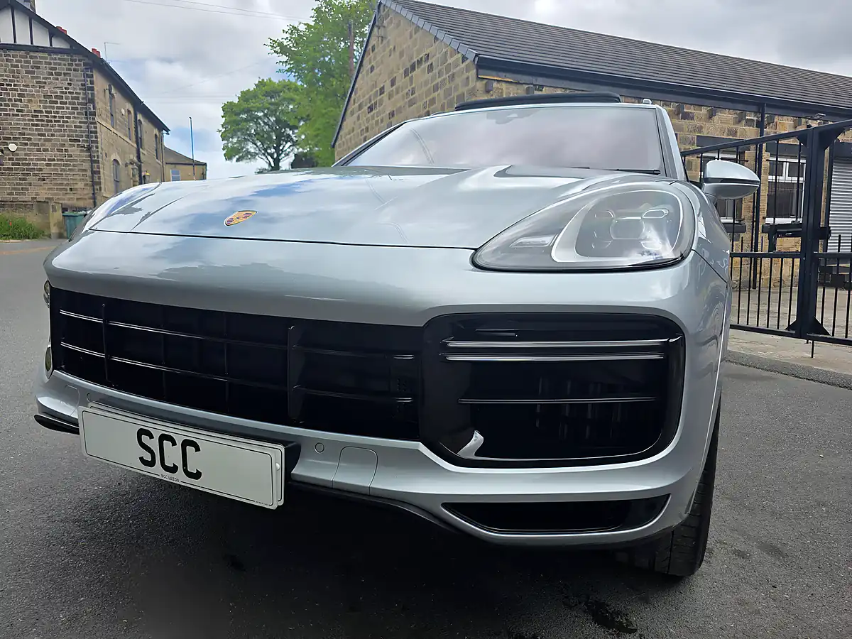 Used 2020 Porsche Cayenne Turbo Dolomite Silver - Interior and Exterior details 12
