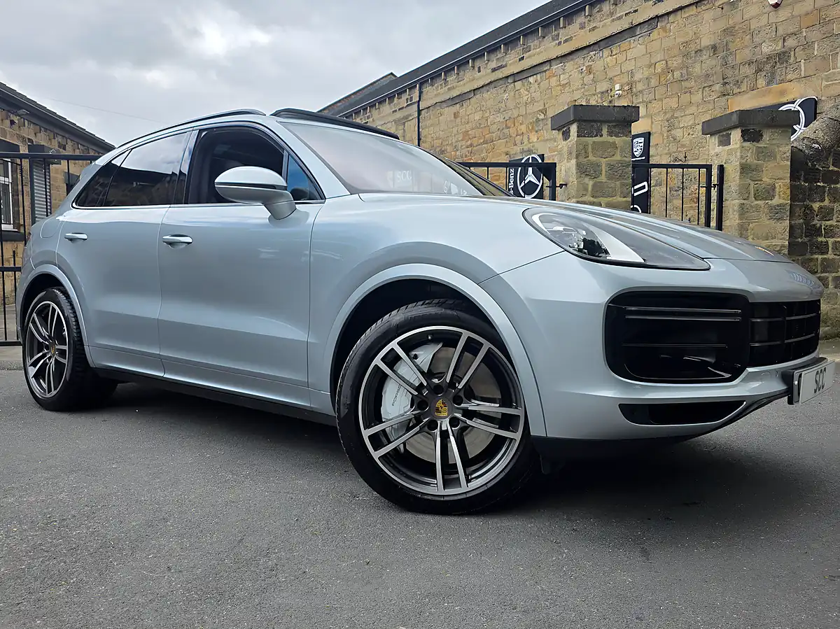 Used 2020 Porsche Cayenne Turbo Dolomite Silver - Interior and Exterior details 15