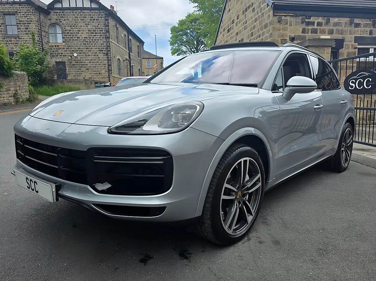 Used 2020 Porsche Cayenne Turbo Dolomite Silver - Interior and Exterior details 5