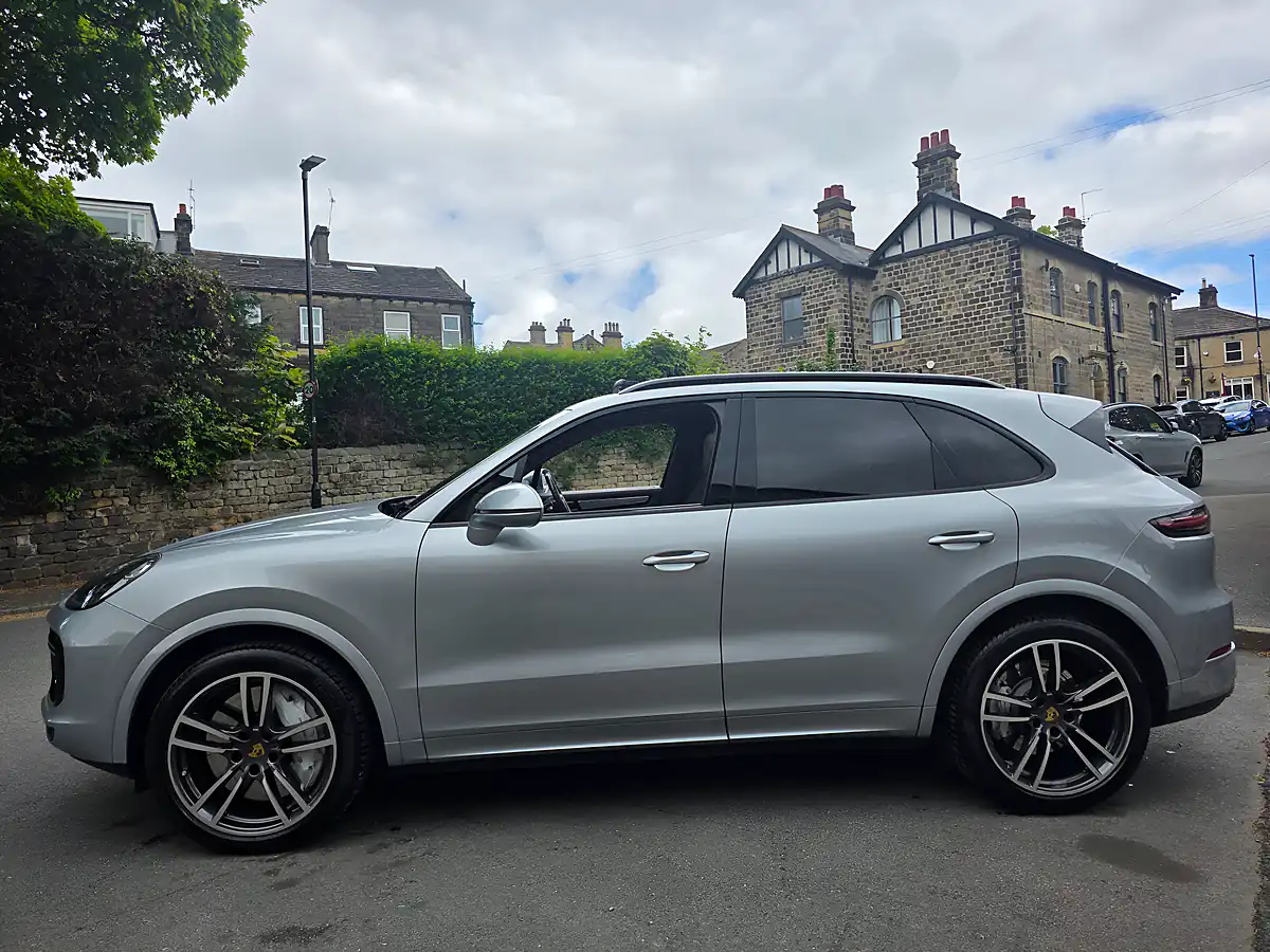 Used 2020 Porsche Cayenne Turbo Dolomite Silver - Interior and Exterior details 6