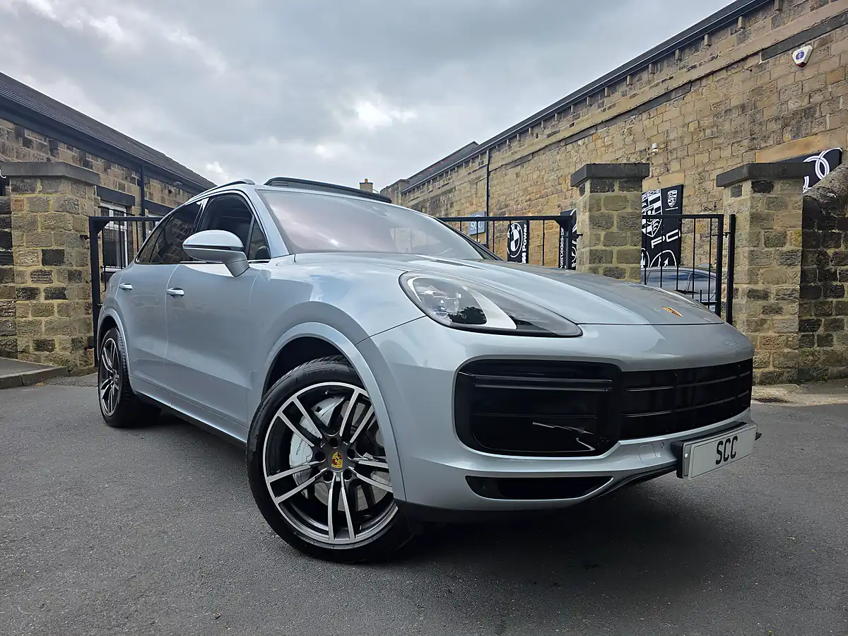 Used 2020 Porsche Cayenne Turbo Dolomite Silver - Interior and Exterior details 7