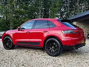 Used 2020 Porsche Macan Carmine Red - Interior and Exterior details 17