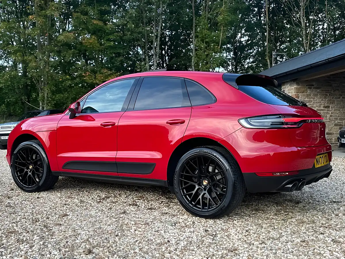Used 2020 Porsche Macan Carmine Red - Interior and Exterior details 17