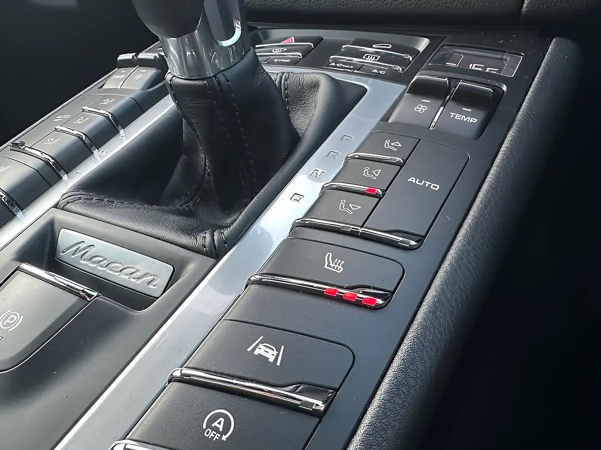 Used 2020 Porsche Macan Carmine Red - Interior and Exterior details 19