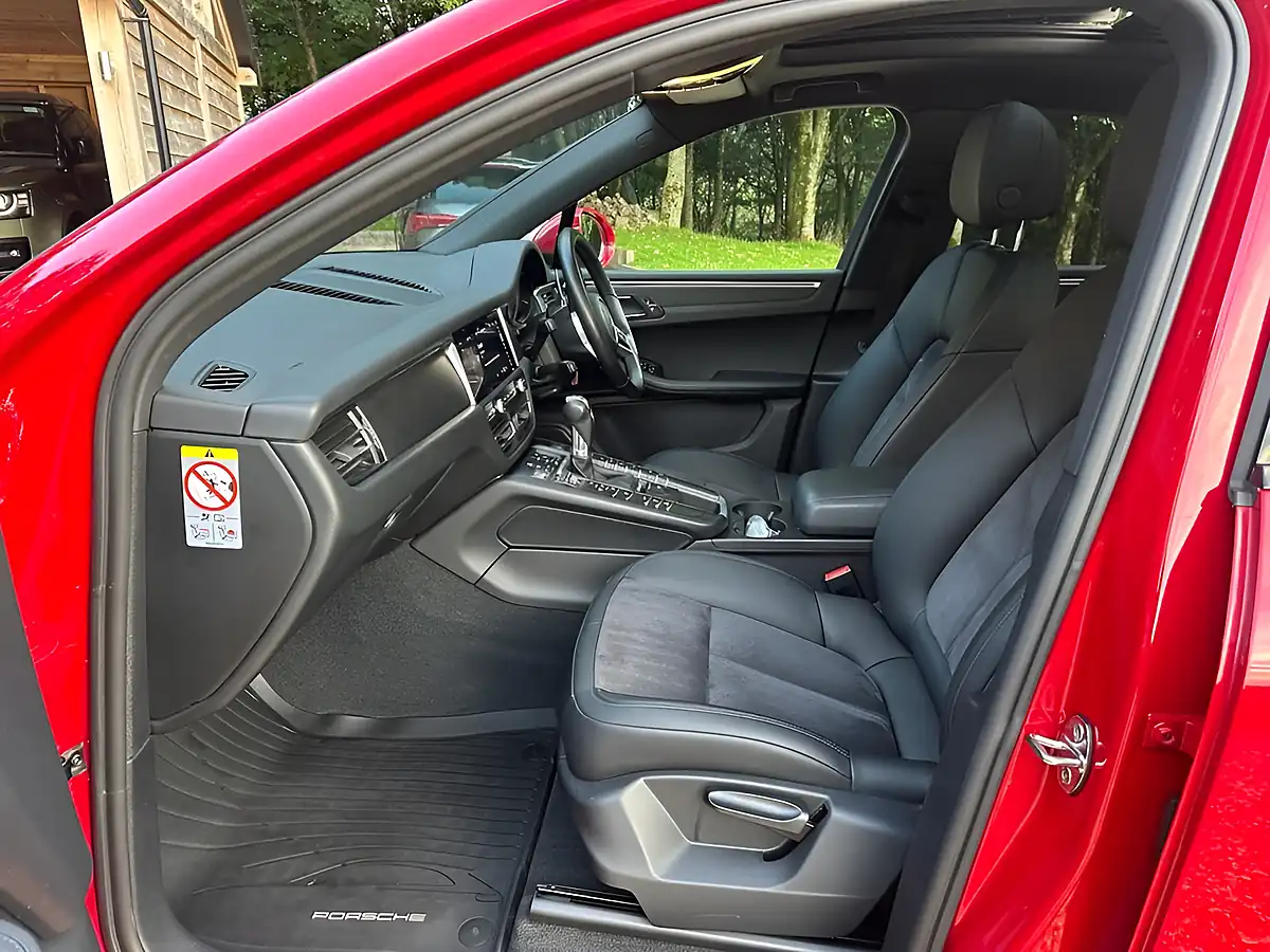 Used 2020 Porsche Macan Carmine Red - Interior and Exterior details 6