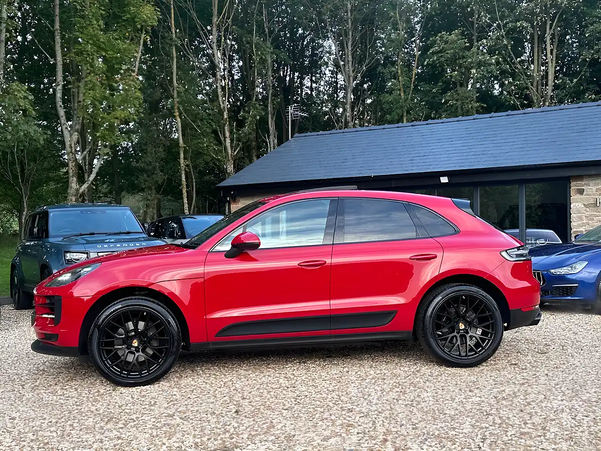 Used 2020 Porsche Macan Carmine Red - Interior and Exterior details 9