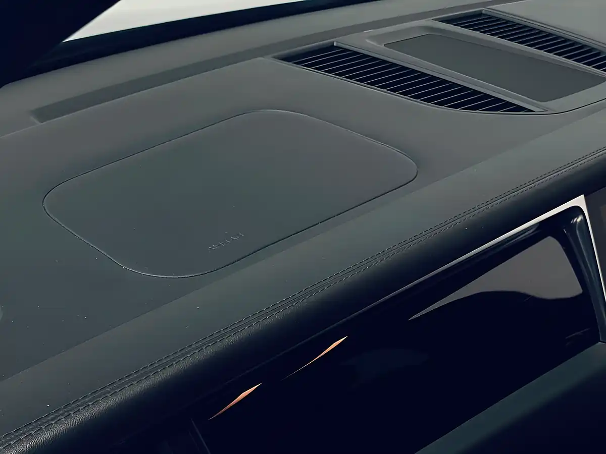 Used 2020 Porsche Macan S Black - Interior and Exterior details 12