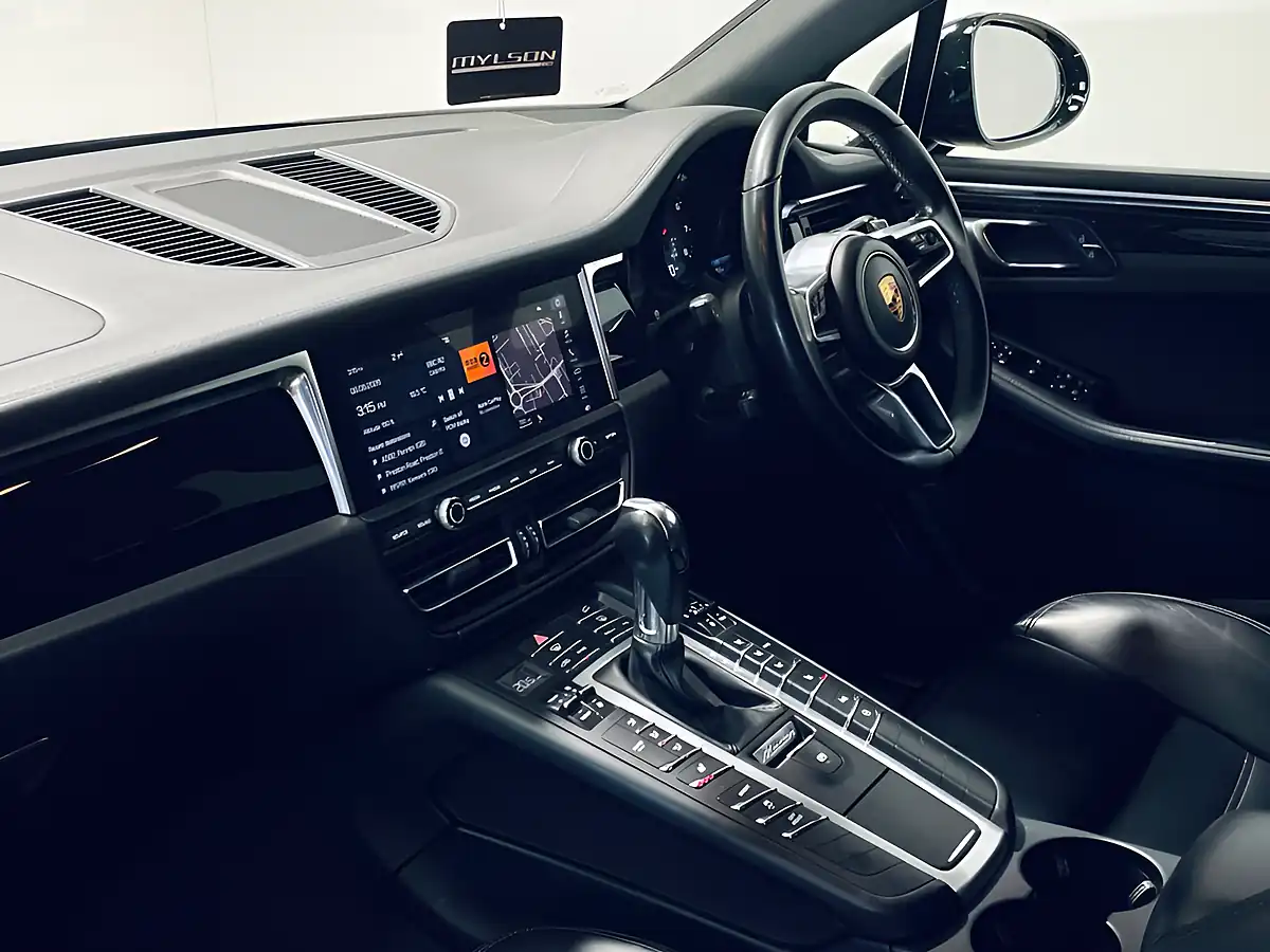 Used 2020 Porsche Macan S Black - Interior and Exterior details 5