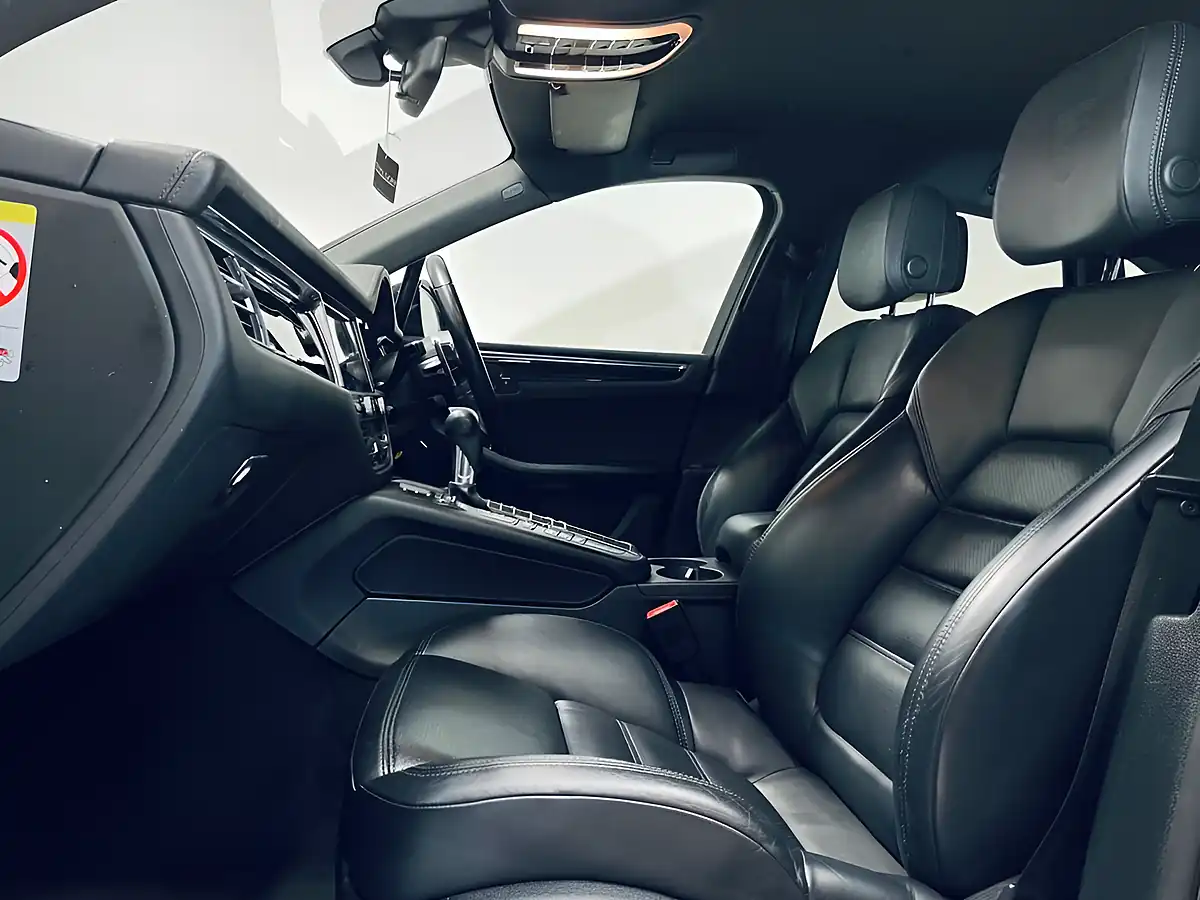 Used 2020 Porsche Macan S Black - Interior and Exterior details 6