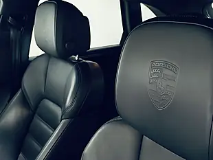Used 2020 Porsche Macan S Black - Interior and Exterior details 7