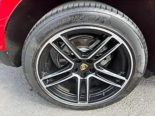 Used 2020 Porsche Macan S Red - Interior and Exterior details 15
