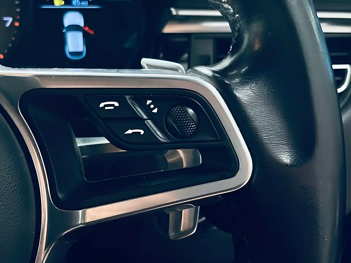 Used 2020 Porsche Macan S Sapphire Blue - Interior and Exterior details 11