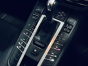 Used 2020 Porsche Macan S Sapphire Blue - Interior and Exterior details 13