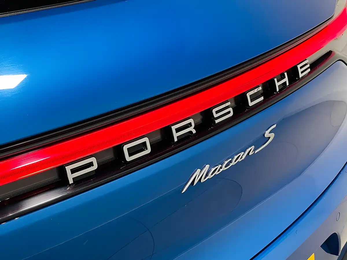 Used 2020 Porsche Macan S Sapphire Blue - Interior and Exterior details 18
