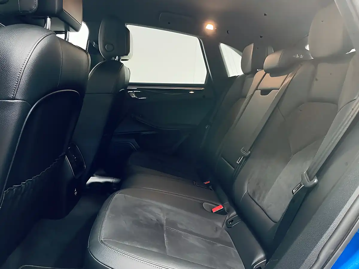 Used 2020 Porsche Macan S Sapphire Blue - Interior and Exterior details 8