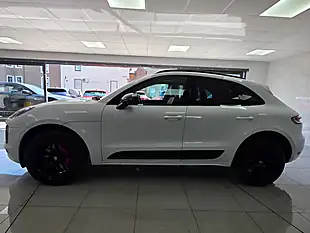 Used 2020 Porsche Macan S White - Interior and Exterior details 18
