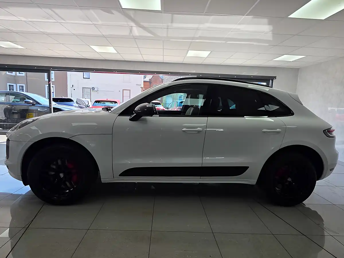 Used 2020 Porsche Macan S White - Interior and Exterior details 18