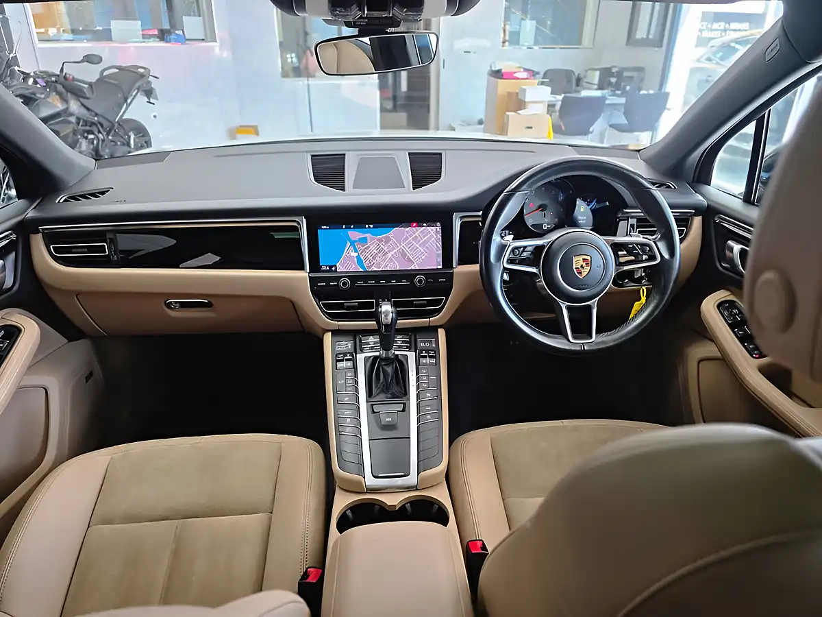 Used 2020 Porsche Macan S White - Interior and Exterior details 5