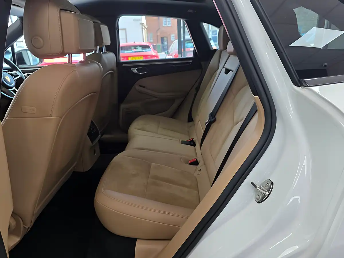 Used 2020 Porsche Macan S White - Interior and Exterior details 7