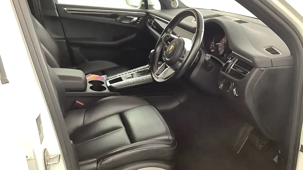 Used 2020 Porsche Macan S White - Interior and Exterior details 7