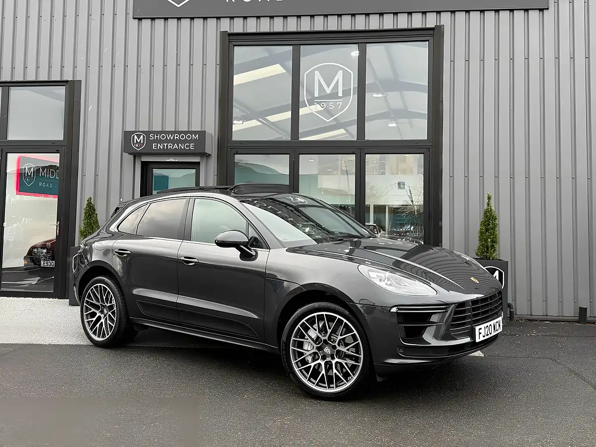 Used 2020 Porsche Macan Turbo Grey - Front View