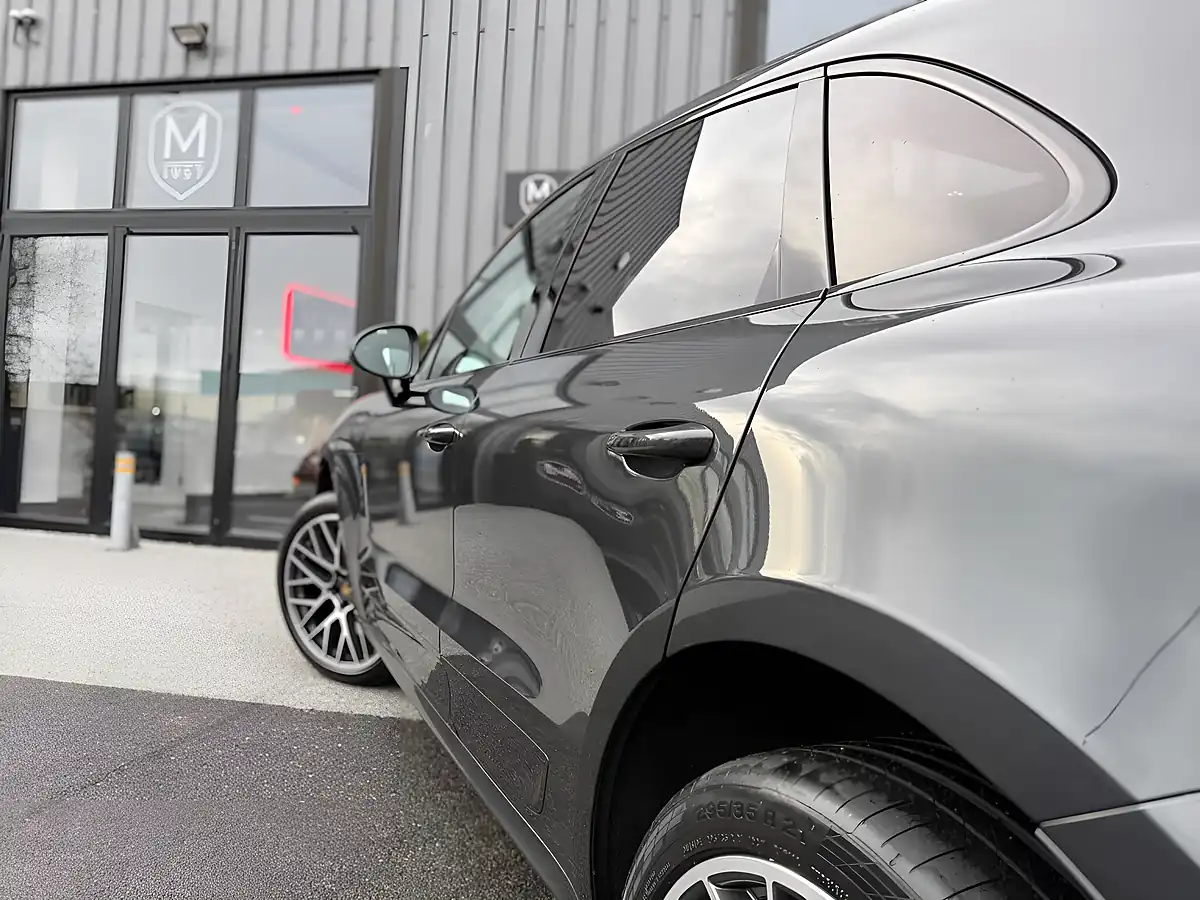 Used 2020 Porsche Macan Turbo Grey - Interior and Exterior details 11