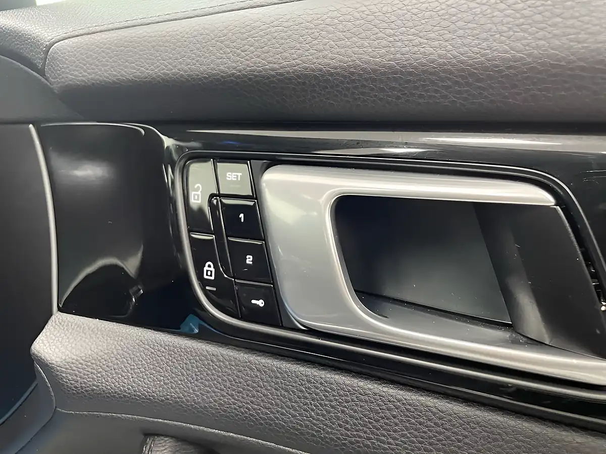 Used 2020 Porsche Panamera 10 Years Edition Sport Turismo Black - Interior and Exterior details 15