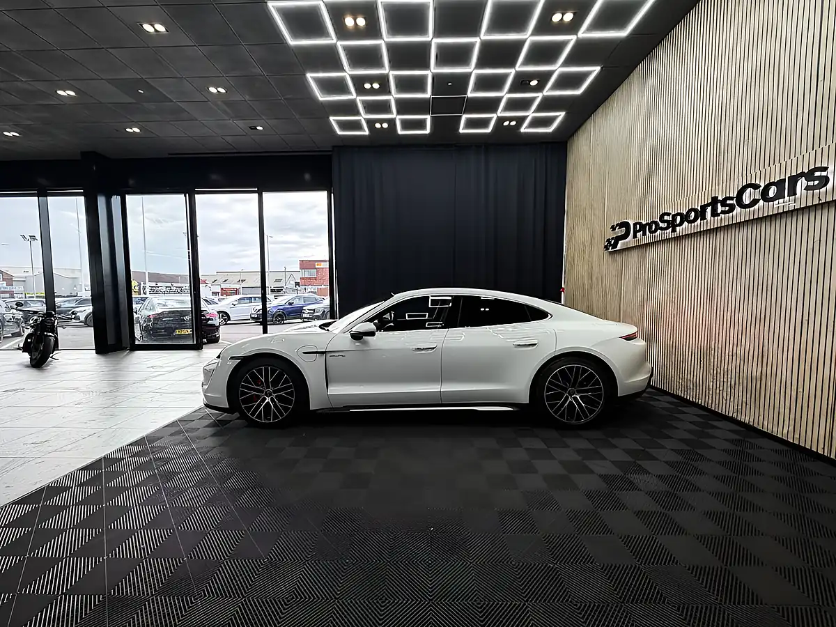 Used 2020 Porsche Taycan Performance Plus 4S White - Interior and Exterior details 10