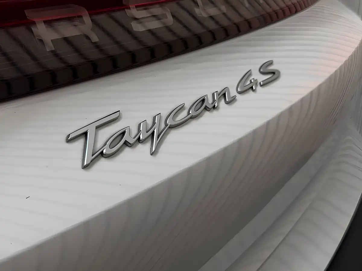 Used 2020 Porsche Taycan Performance Plus 4S White - Interior and Exterior details 17