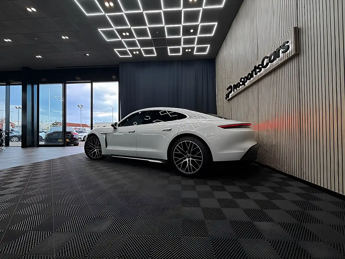 Used 2020 Porsche Taycan Performance Plus 4S White - Interior and Exterior details 18
