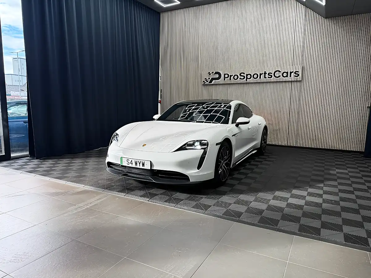 Used 2020 Porsche Taycan Performance Plus 4S White - Interior and Exterior details 5