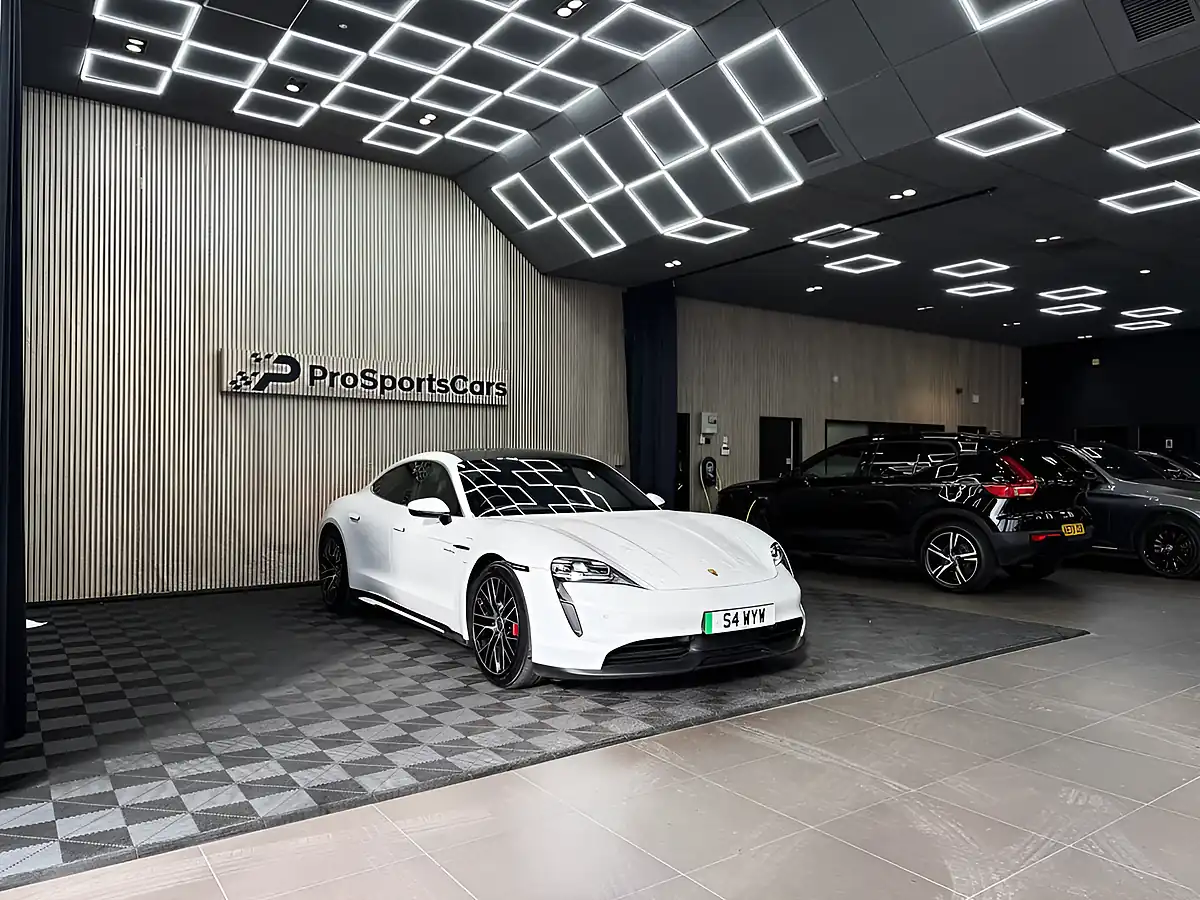Used 2020 Porsche Taycan Performance Plus 4S White - Interior and Exterior details 6