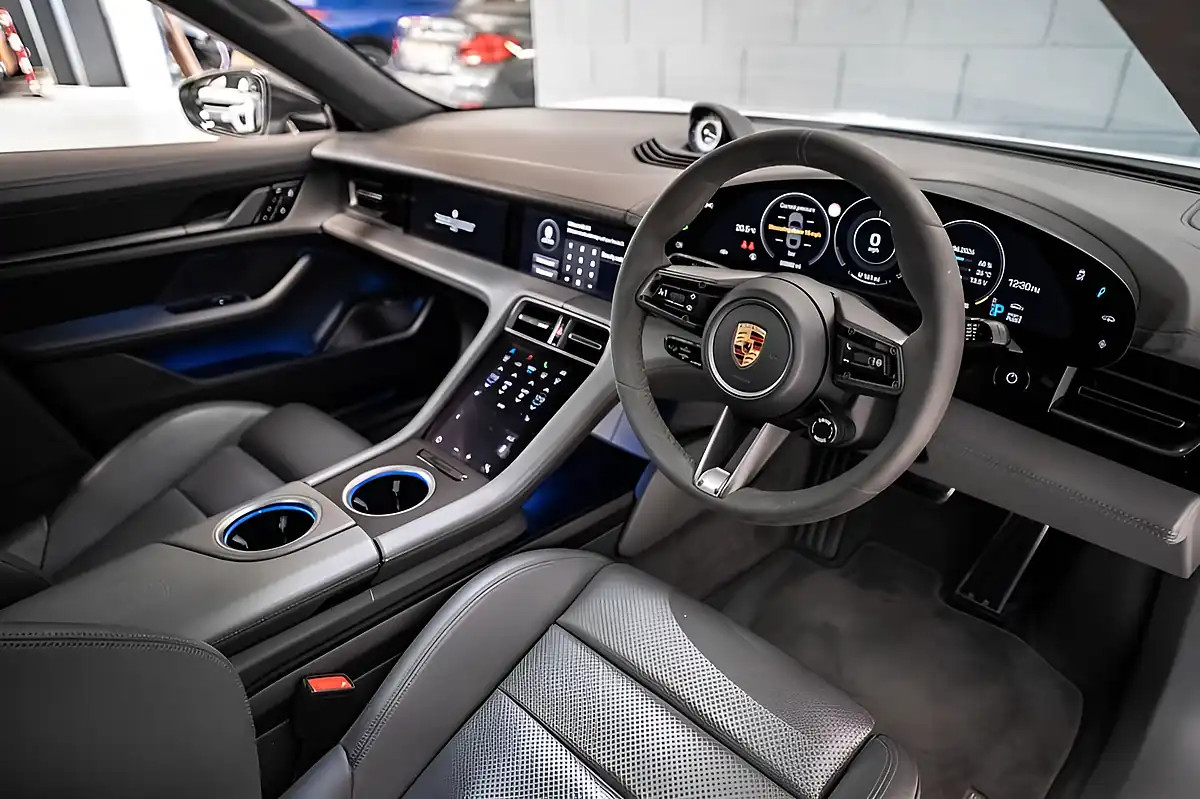 Used 2020 Porsche Taycan Performance Plus White - Interior and Exterior details 14
