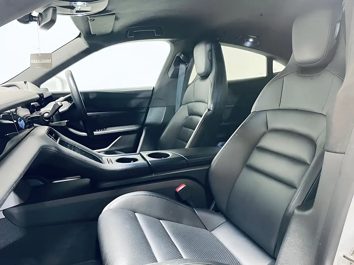 Used 2020 Porsche Taycan Performance Plus White - Interior and Exterior details 2