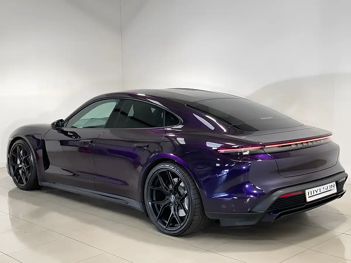 Used 2020 Porsche Taycan Performance Plus White - Interior and Exterior details 4