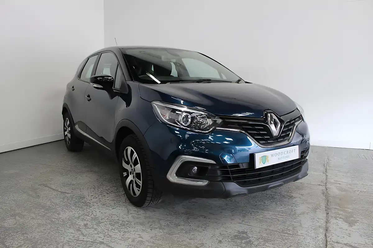 Used 2020 Renault Captur Energy Play Blue - Interior and Exterior details 2