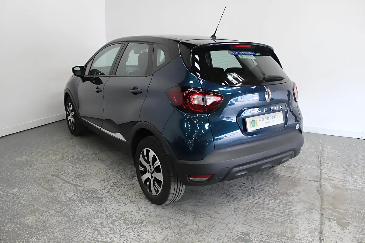 Used 2020 Renault Captur Energy Play Blue - Interior and Exterior details 6