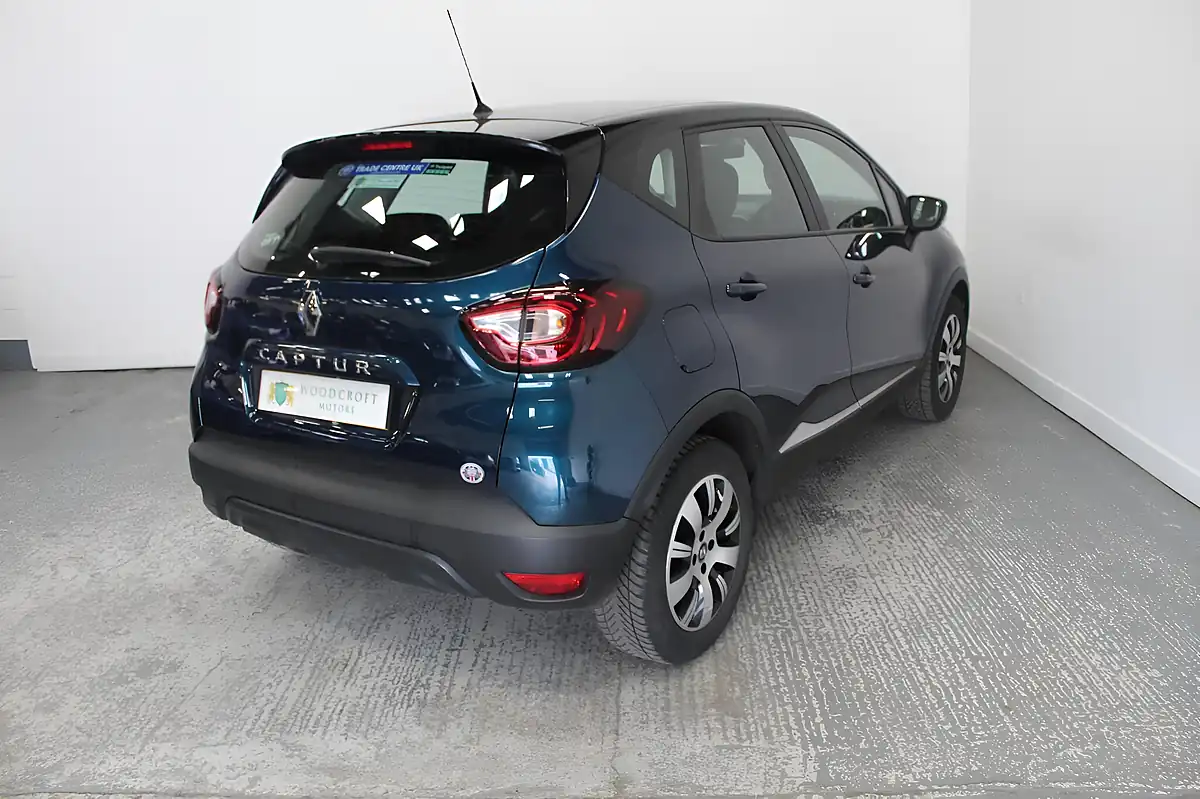 Used 2020 Renault Captur Energy Play Blue - Interior and Exterior details 7