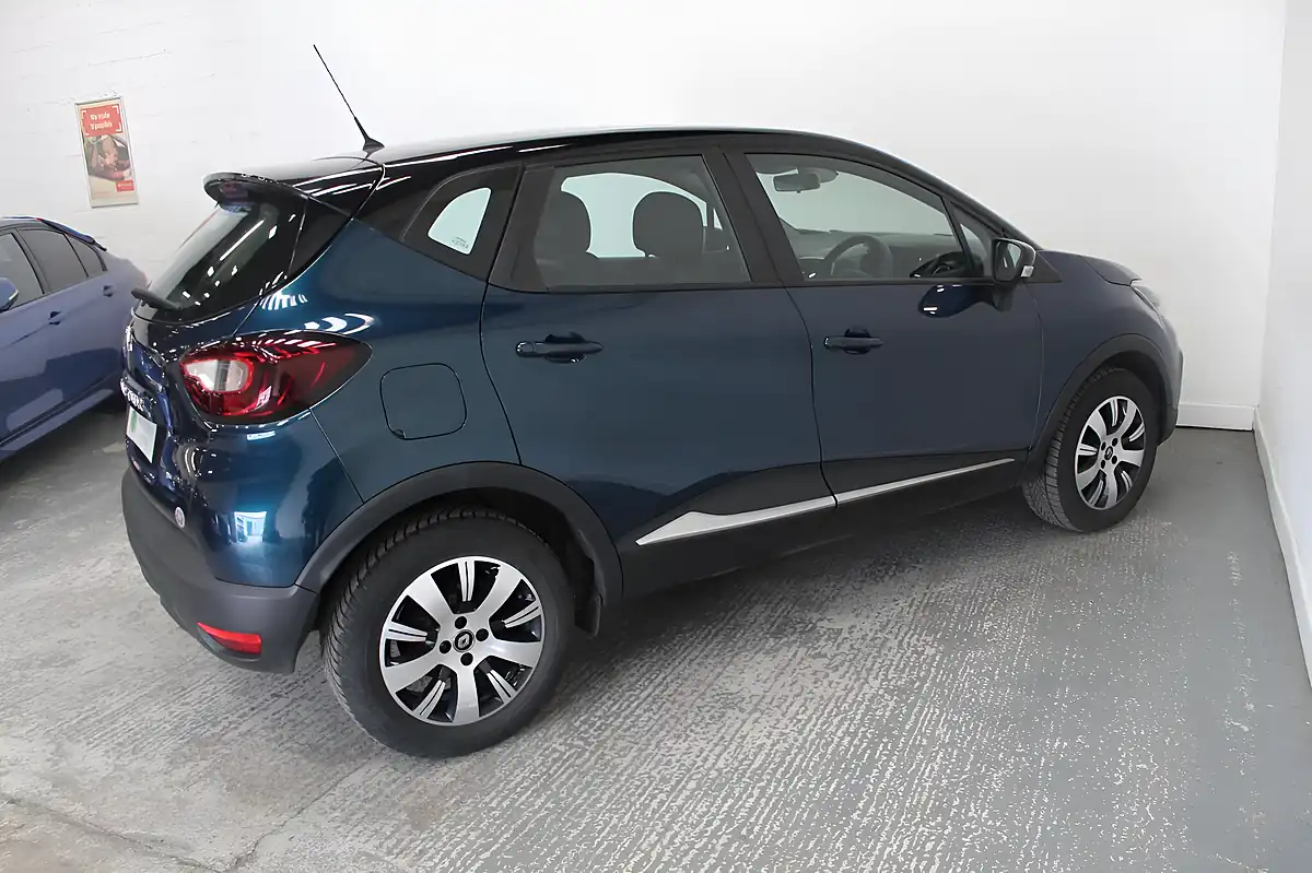 Used 2020 Renault Captur Energy Play Blue - Interior and Exterior details 9
