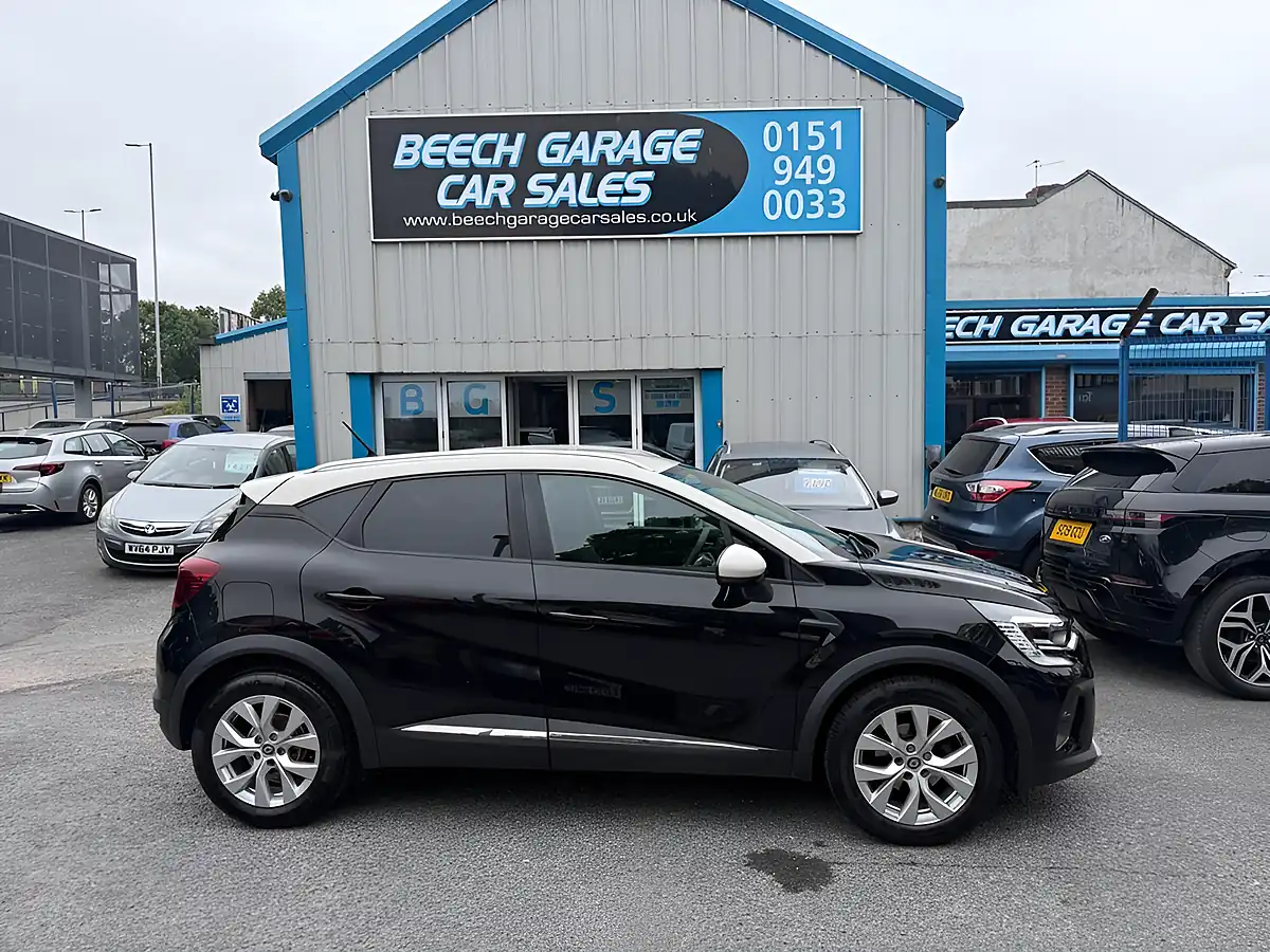 Used 2020 Renault Captur Iconic Black - Interior and Exterior details 2