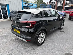Used 2020 Renault Captur Iconic Black - Interior and Exterior details 3