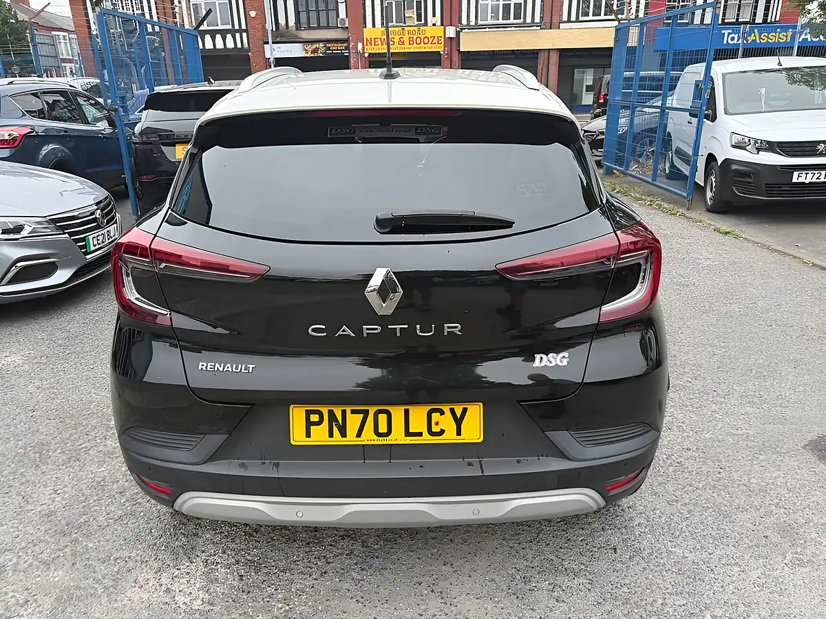 Used 2020 Renault Captur Iconic Black - Interior and Exterior details 4