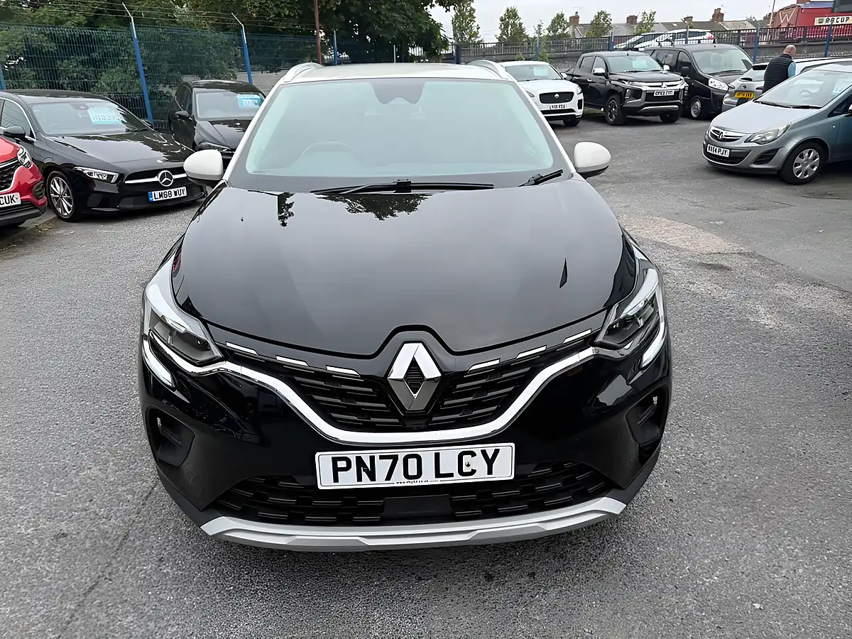 Used 2020 Renault Captur Iconic Black - Interior and Exterior details 7
