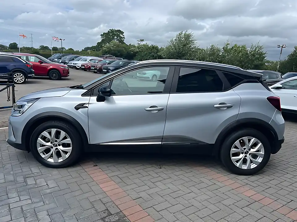 Used 2020 Renault Captur Iconic Grey/Black - Interior and Exterior details 15